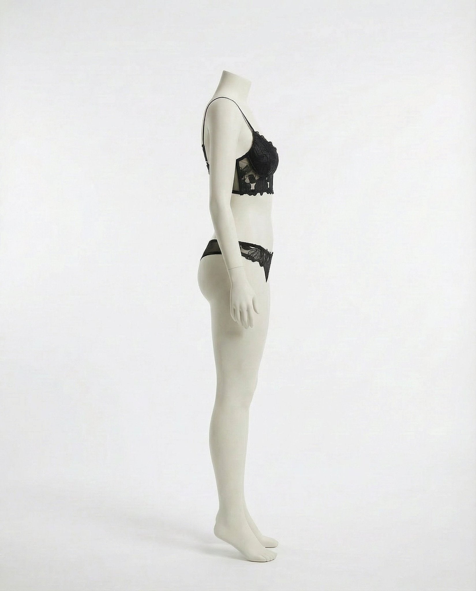 Black Lace Bra And G-String Set - Marelia
